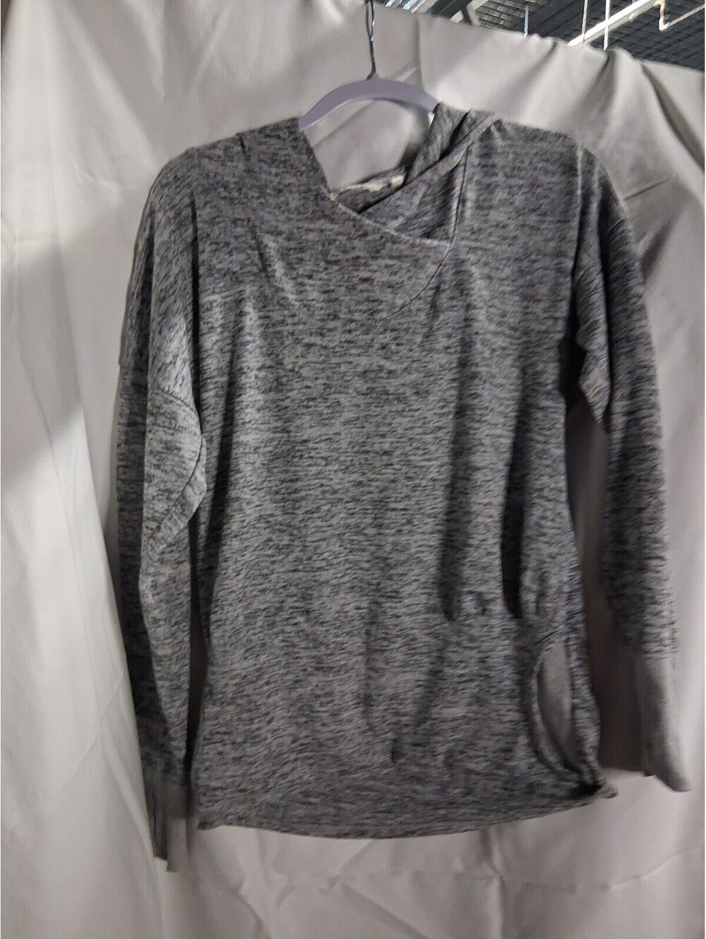 ATHLETA Women’s Heather Gray Hooded Pullover Kangaroo Pocket Size Small L2